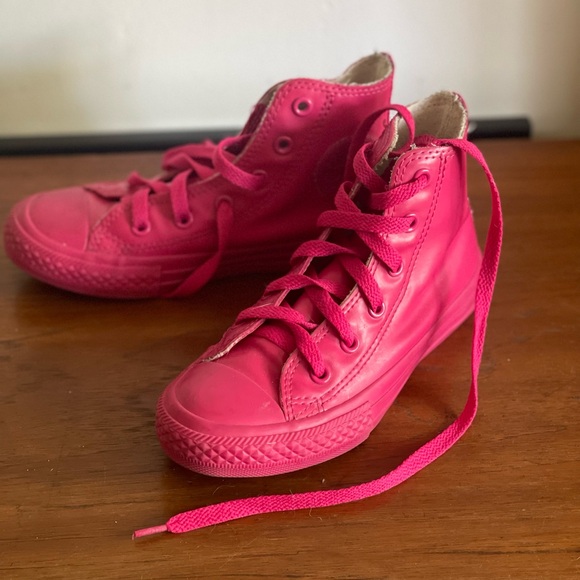 Pink Converse Chuck Taylor Leather High Top in Cosmo Pink -Size 12.5 Kids - Picture 2 of 4